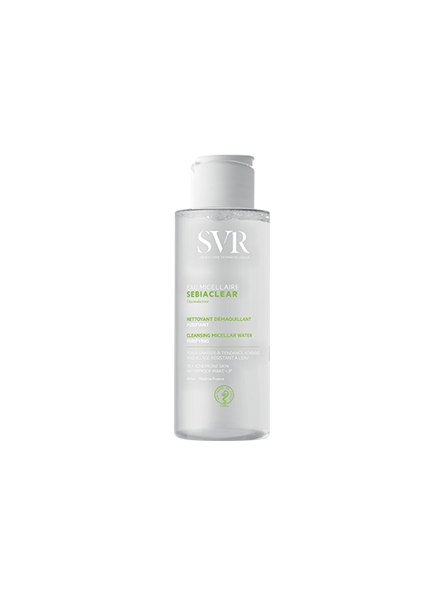 Flacon transparent d'eau micellaire SVR Sebiaclear avec bouchon blanc, nettoyant purifiant pour peaux grasses et acnéiques.