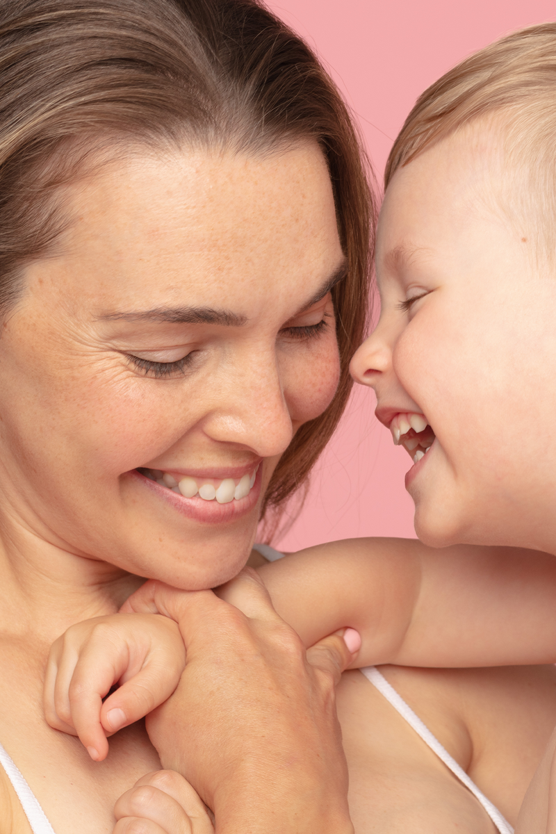 Eczéma atopique du visage et du cou : soin et gestes doux au quotidien